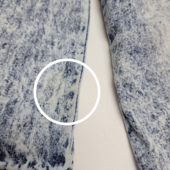 Boys AKADEMIKS Acid Wash Button Down Top Size Small 4 - Picture 6 of 6